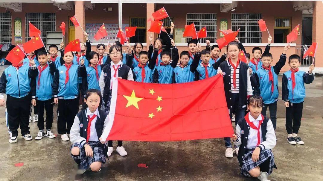 刚开始工作，该去大公司还是小公司游戏画面